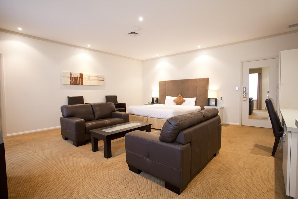 Beau Monde International Hotel Doncaster East Exterior foto